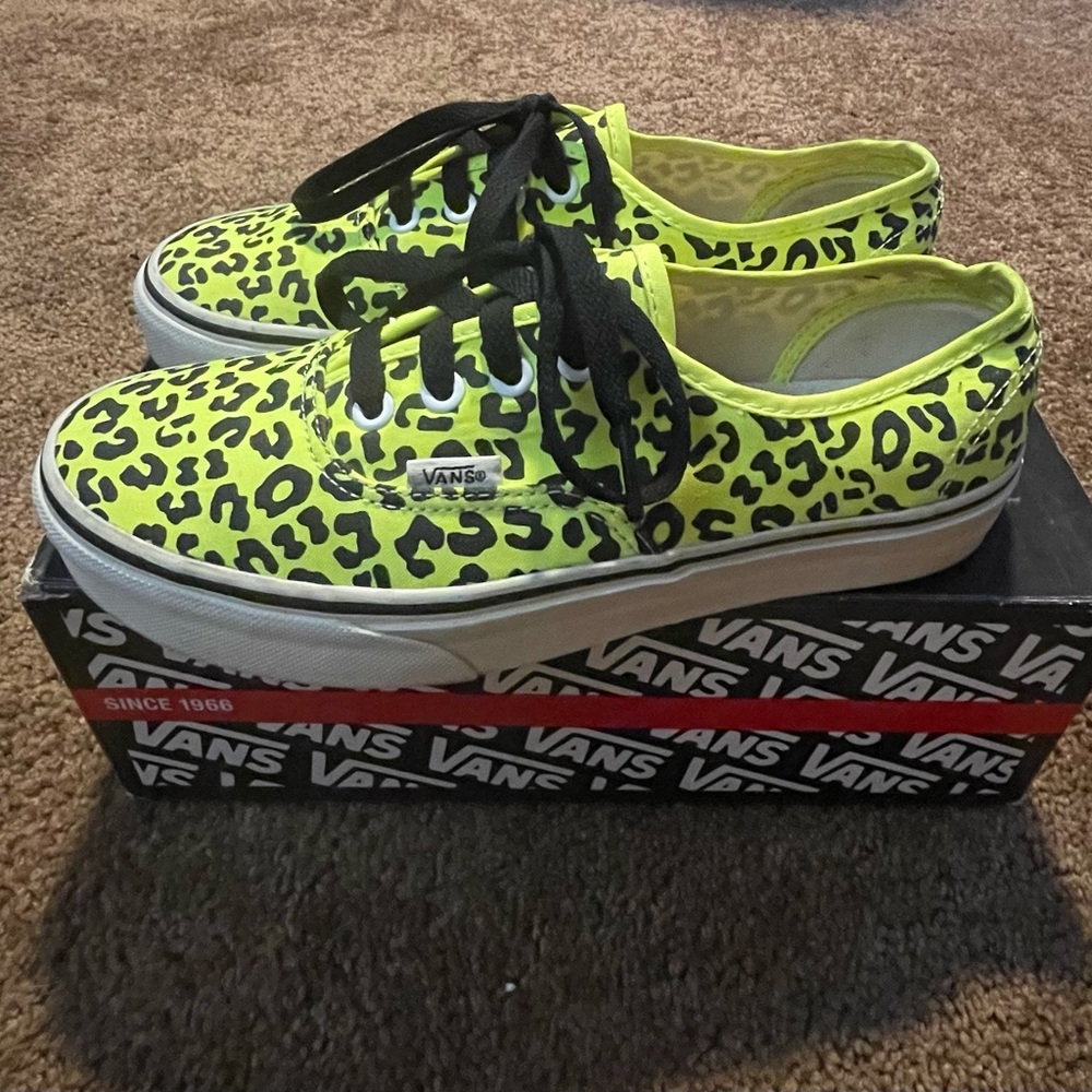 Vans Authentic (size 6 men’s/7.5 women’s)